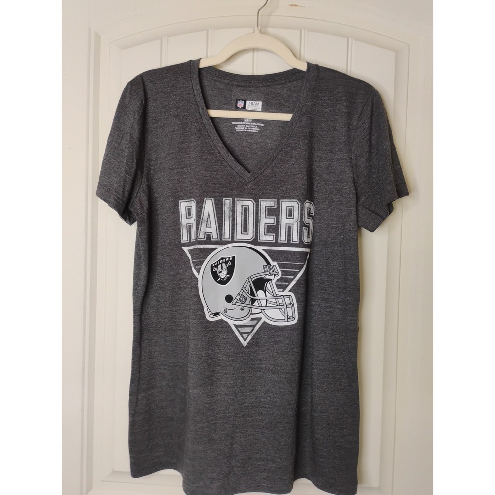 Raiders Football Women's NFL Team Apparel Shirt Large Helmet Style NWOT V Neck